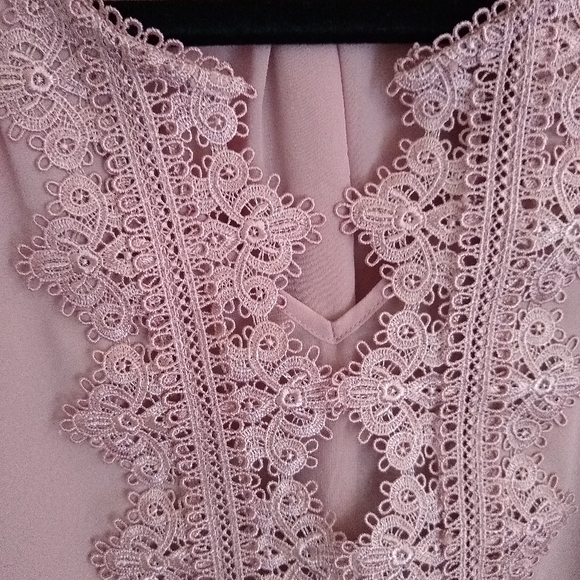 White House Black Market Amara Shell Tank - Picture 4 of 8